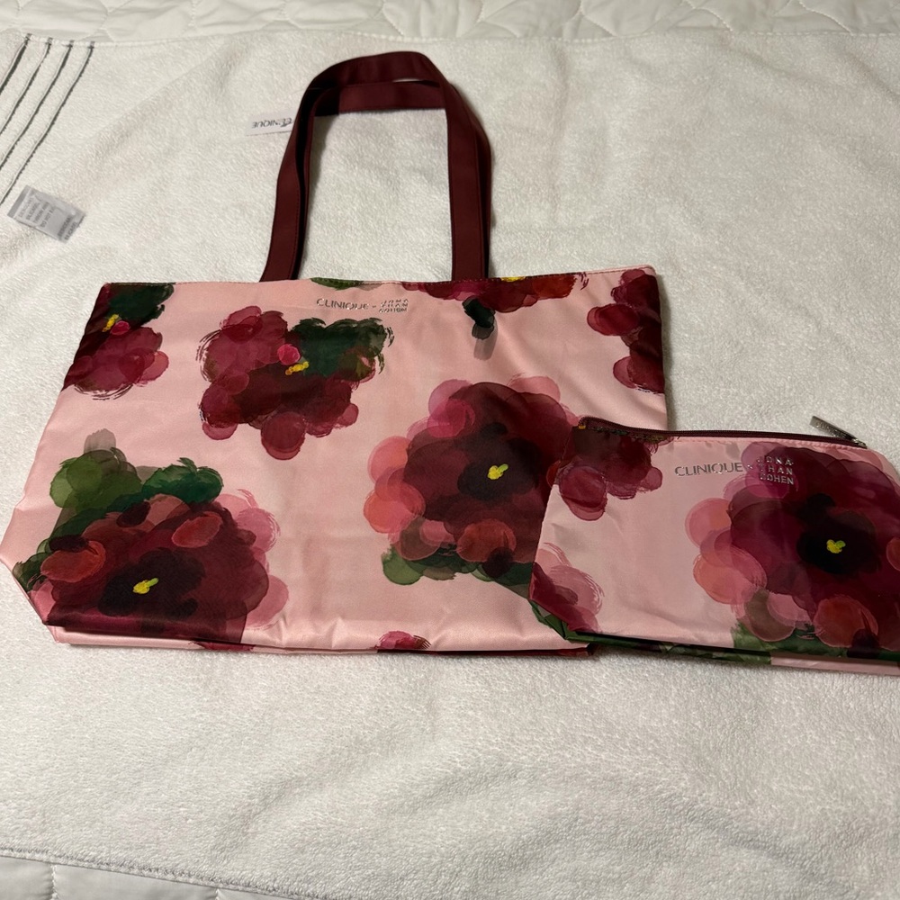 NEW Clinique Pink and Red Floral Tote with Pouch A134